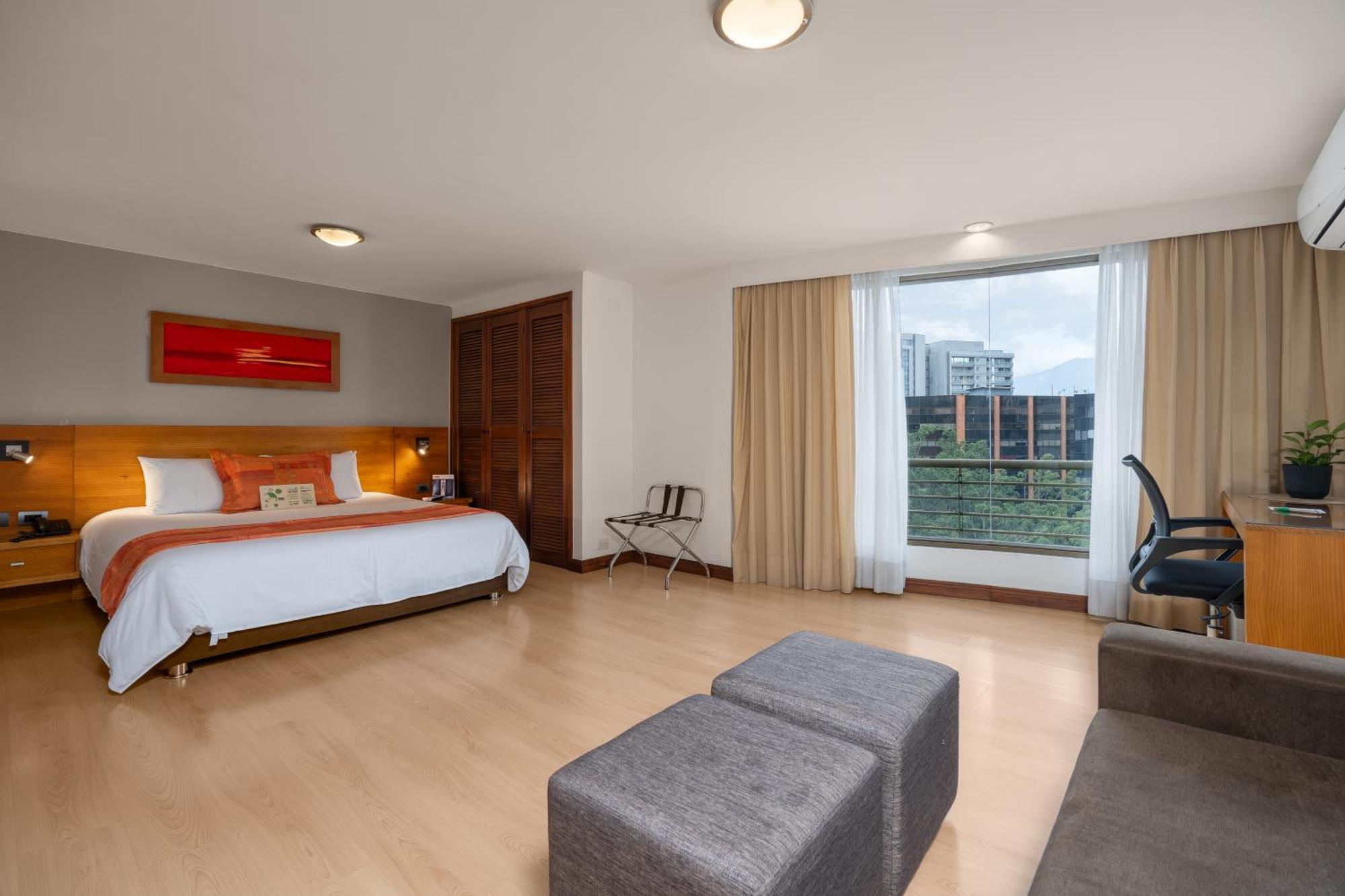 Leblon Suites Hotel Medellin Exterior photo